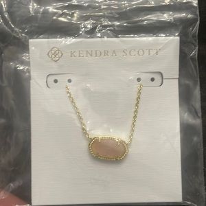 Elisa Gold Pendant Necklace In Rose Quartz